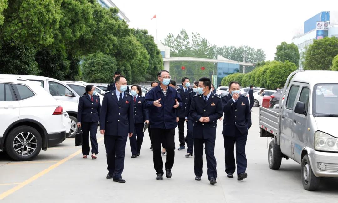 隨州市稅務(wù)局與程力汽車集團(tuán)共同舉辦“減稅費(fèi)優(yōu)服務(wù)，助復(fù)產(chǎn)促發(fā)展 ”