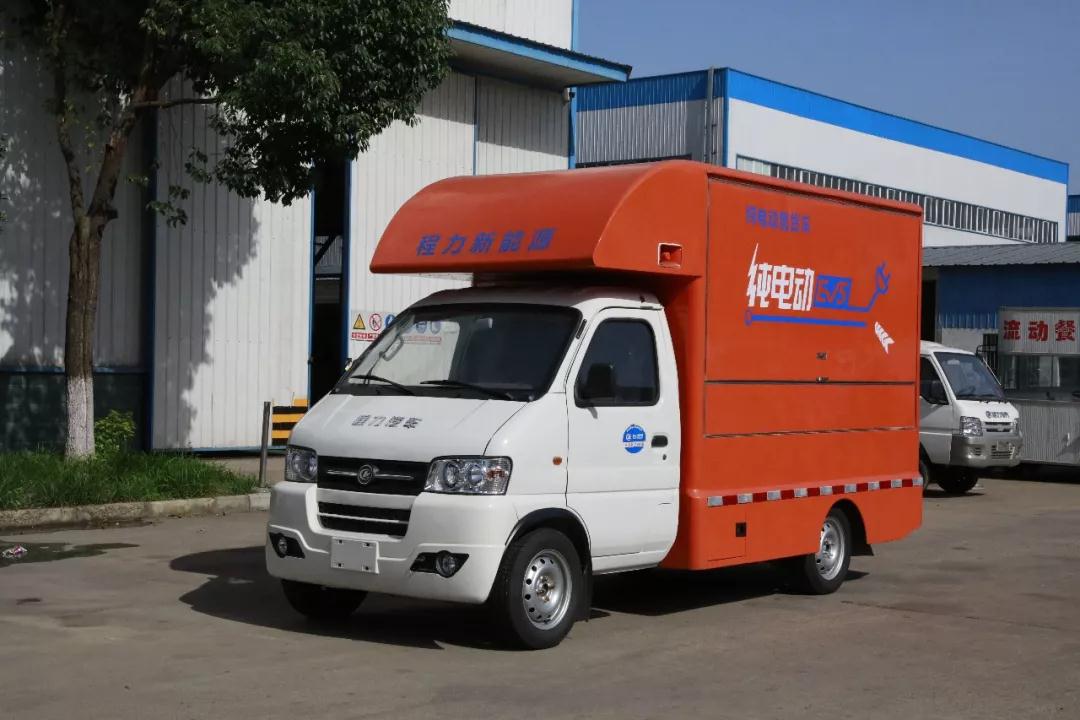 程力新能源人工智能搶險救援車首批訂單圓滿交車，為國家電網(wǎng)提供一流產(chǎn)品